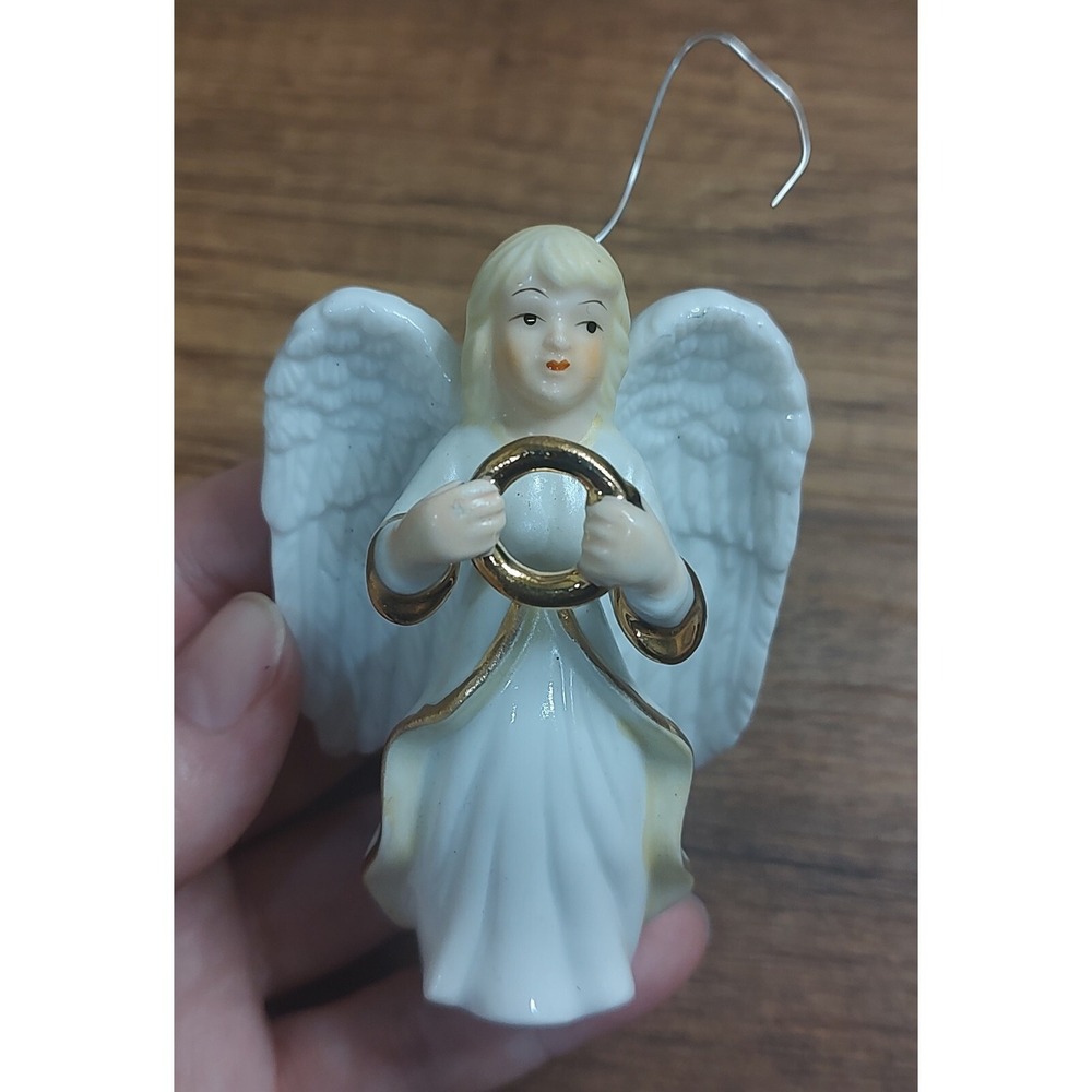 Vintage Porcelain 3.25 in Blonde Angel Holding Halo Ring Christmas Ornament A4